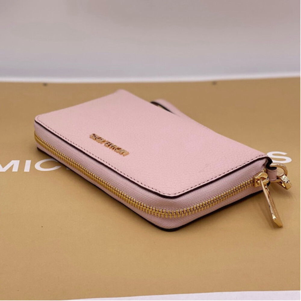 Michael Kors Jet Set Travel Wallet
Phone Case Wristlet Pink